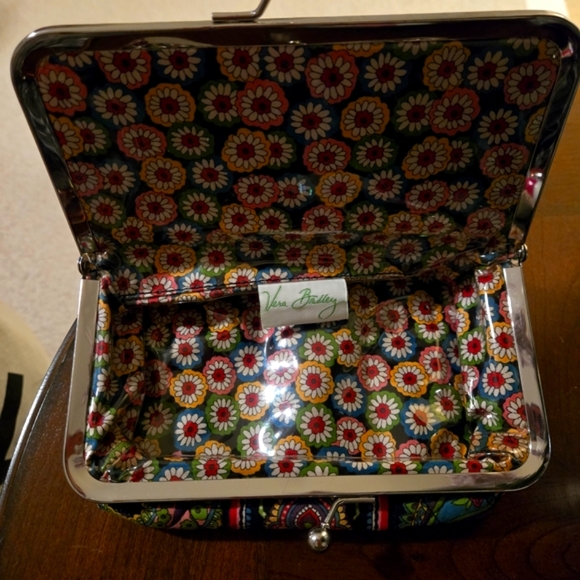 👛SALE! Vera Bradley Symphony In Hue Patterned Wallet/ Clutch - Picture 3 of 4